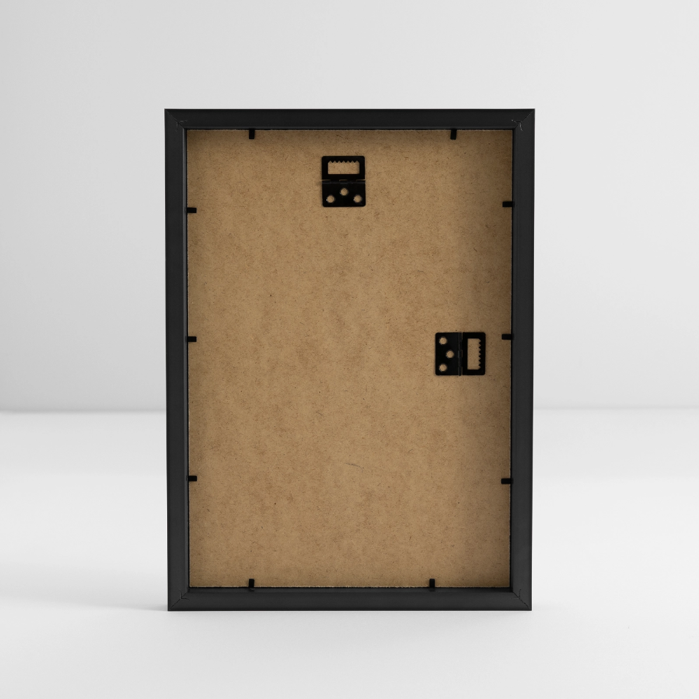 Gerahmtes Poster (27 × 37 cm) - Schwarz